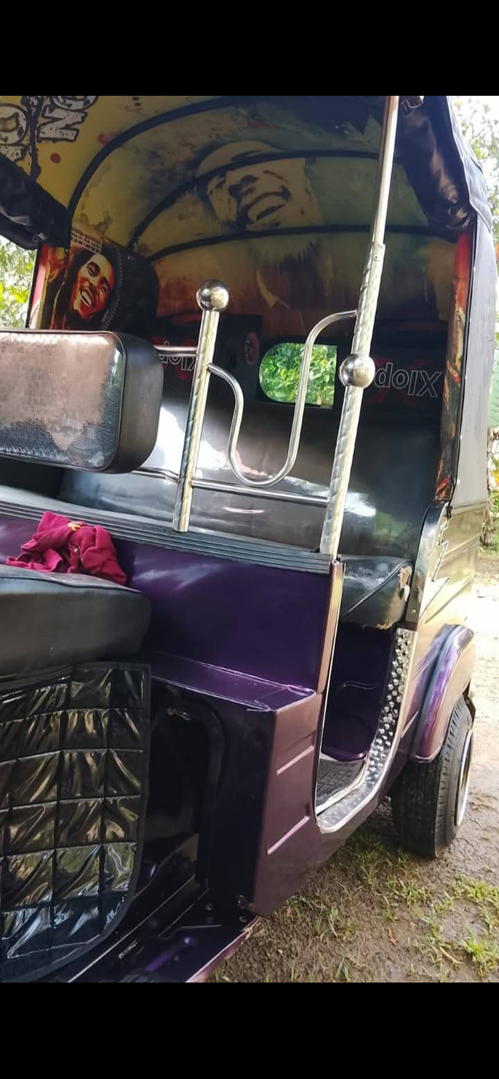 Bajaj 4 stroke 2011 - Used Three wheeler sale in Sri Lanka - patpat.lk