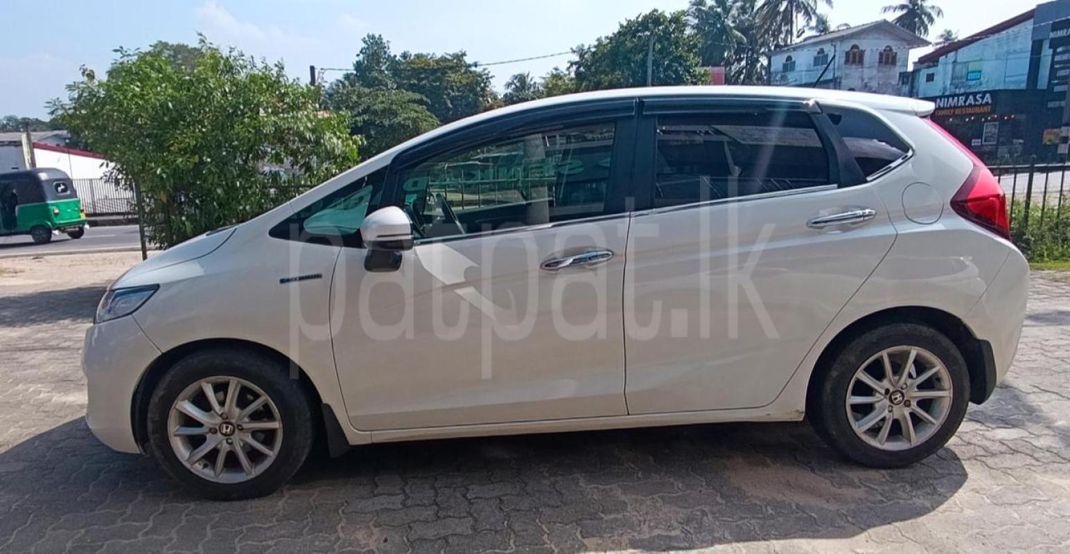 Honda Fit 2014 - பயன்படுத்தப்பட்டது கார் sale in Sri Lanka - patpat.lk