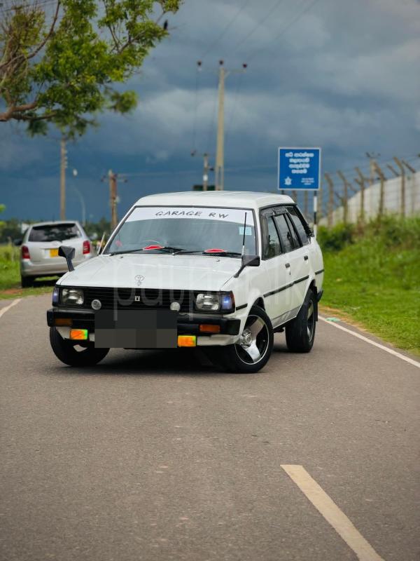Toyota Corolla 1982 - பயன்படுத்தப்பட்டது கார் sale in Sri Lanka - patpat.lk