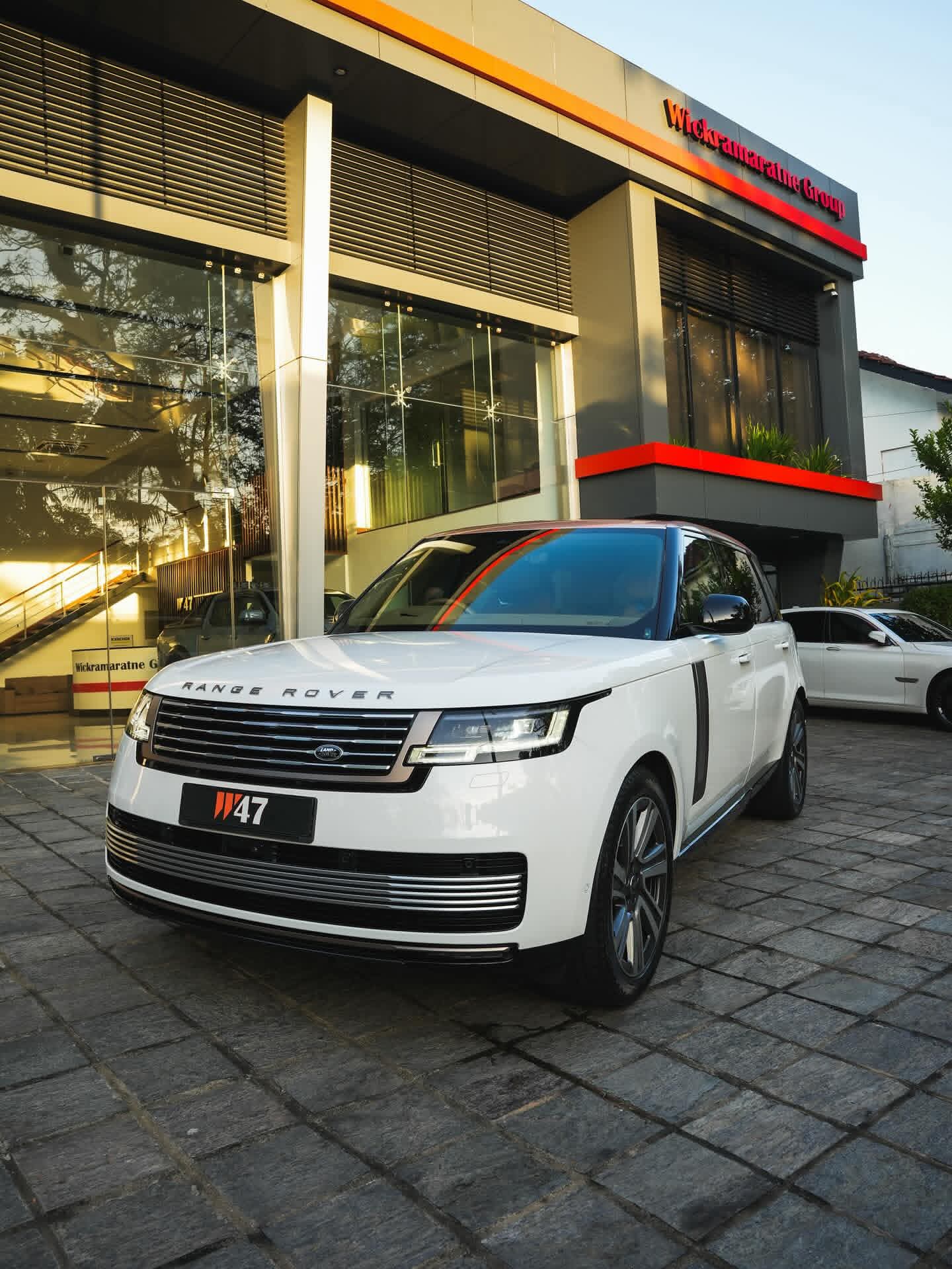 Land Rover Range Rover 2025 ads-image-1