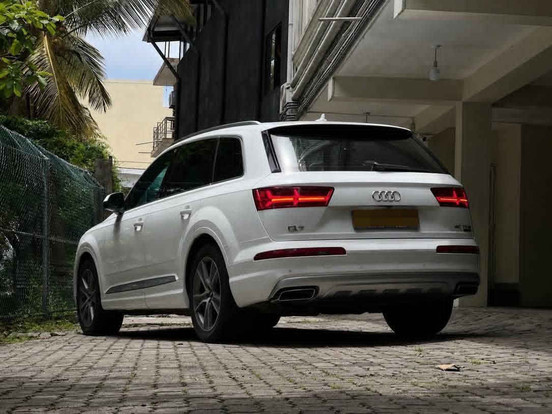 Audi Q7 2017 - Reconditioned SUV sale in Sri Lanka - patpat.lk