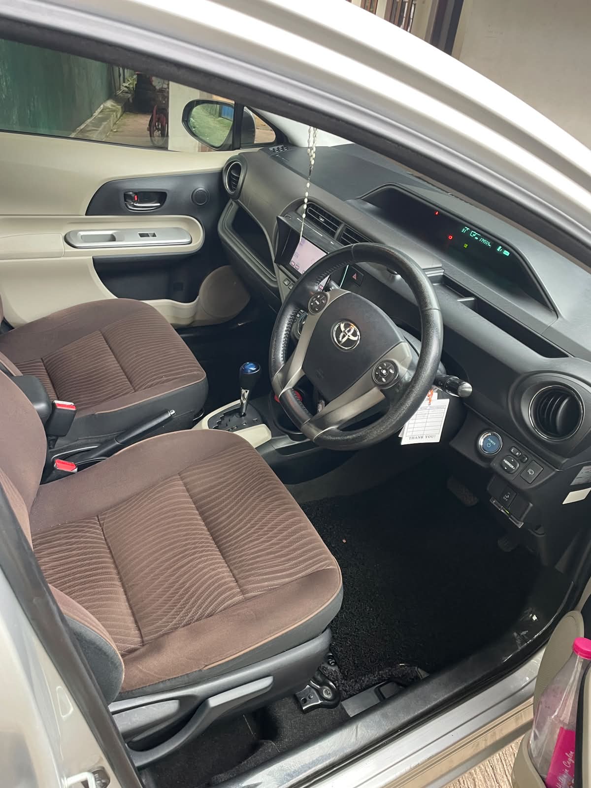 Toyota Aqua 2012 - பயன்படுத்தப்பட்டது கார் sale in Sri Lanka - patpat.lk
