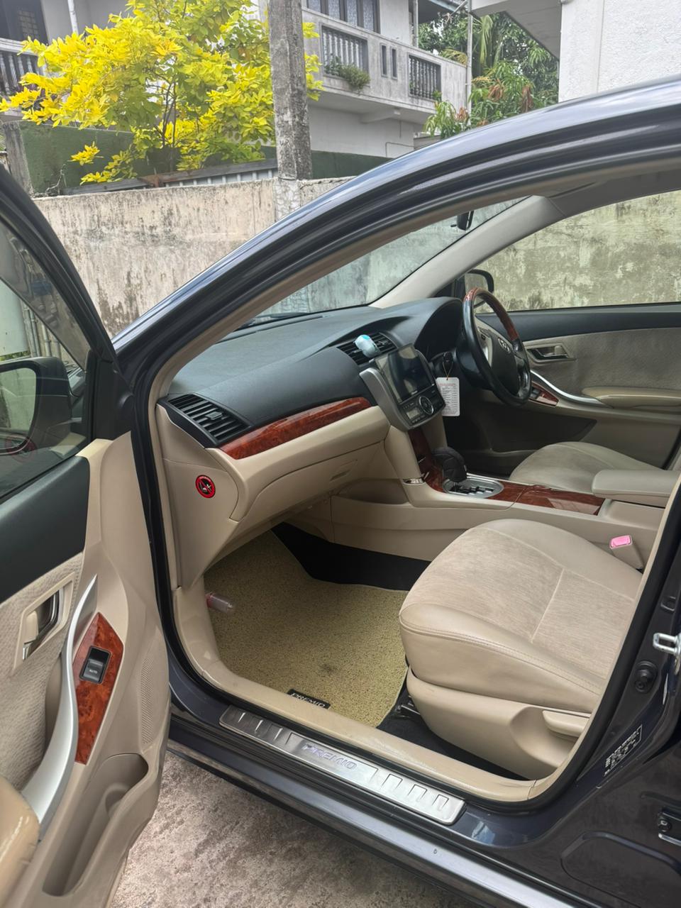 Toyota Premio 2015 - பயன்படுத்தப்பட்டது கார் sale in Sri Lanka - patpat.lk