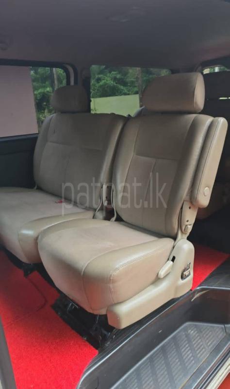 Toyota Hiace 2017 - பயன்படுத்தப்பட்டது வேன் sale in Sri Lanka - patpat.lk