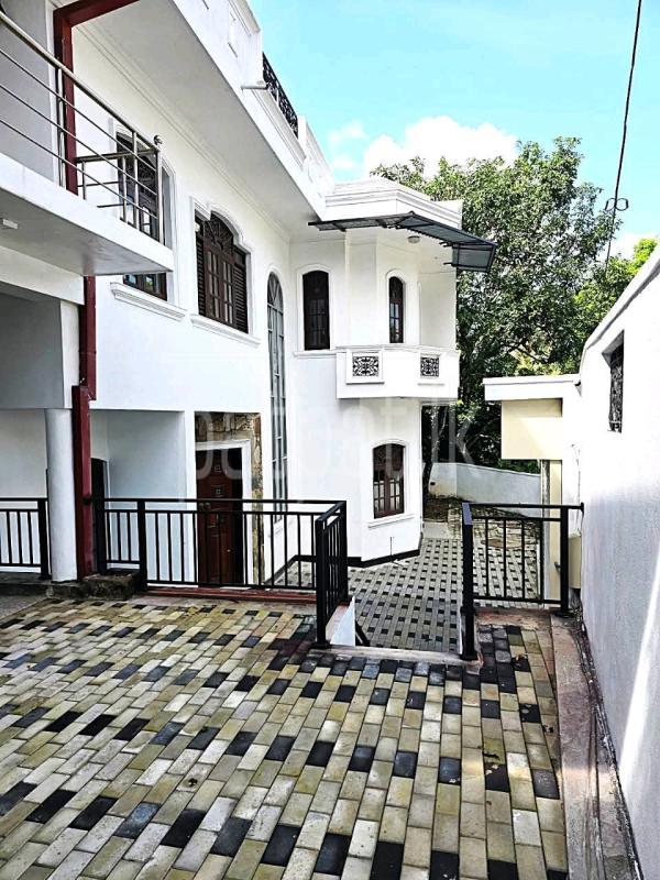 House for Sale in Battaramulla ads-image-1