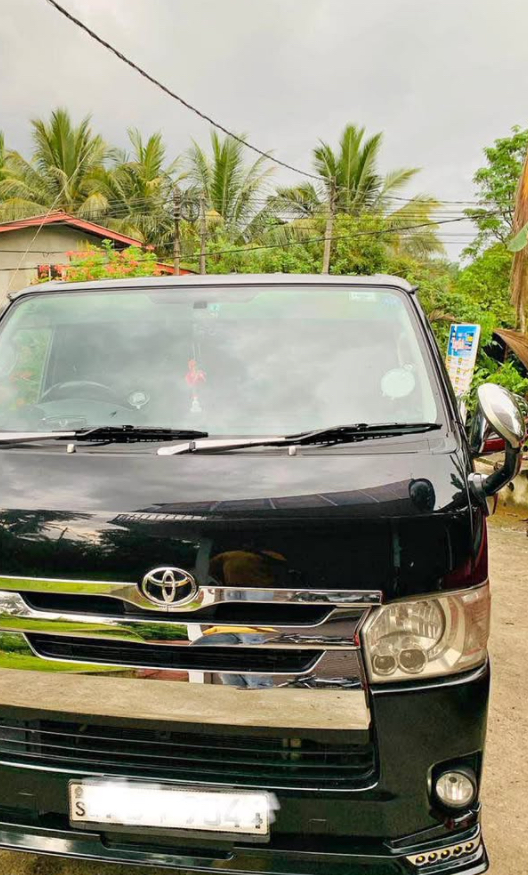 Toyota Hiace 2013 - பயன்படுத்தப்பட்டது வேன் sale in Sri Lanka - patpat.lk