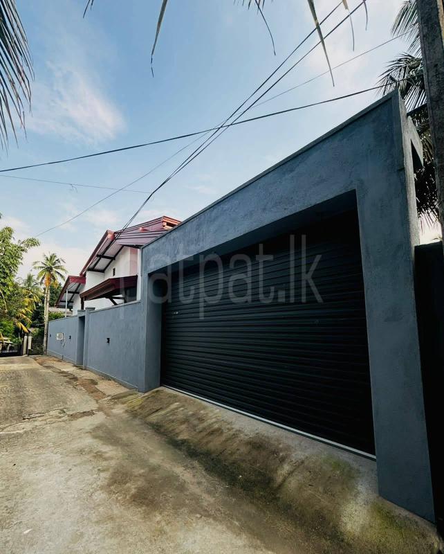 House for Sale in Athurugiriya