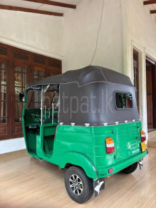 Bajaj 2 stroke 2005 - பயன்படுத்தப்பட்டது முச்சக்கர வண்டி sale in Sri Lanka - patpat.lk
