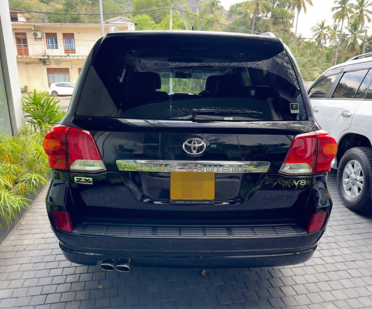 Toyota Land Cruiser Prado 2015 - Used SUV sale in Sri Lanka - patpat.lk