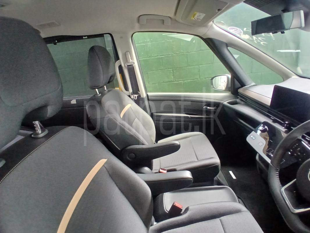 Nissan Serena 2023 - மறுசீரமைக்கப்பட்டது வேன் sale in Sri Lanka - patpat.lk