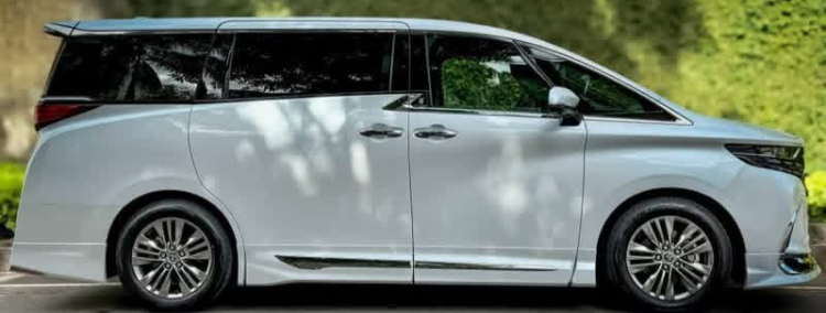 Toyota Alpha 2024 - பயன்படுத்தப்பட்டது வேன் sale in Sri Lanka - patpat.lk
