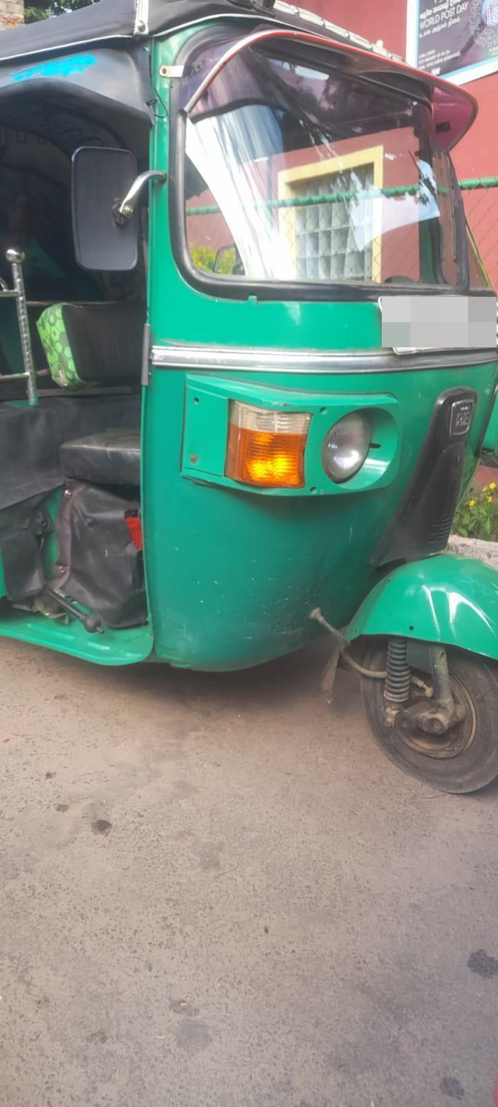 Bajaj 4 stroke 2013 - Used Three wheeler sale in Sri Lanka - patpat.lk