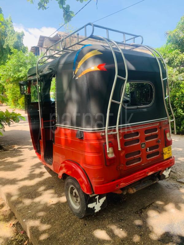 Bajaj Three Wheel 2018 - பயன்படுத்தப்பட்டது முச்சக்கர வண்டி sale in Sri Lanka - patpat.lk