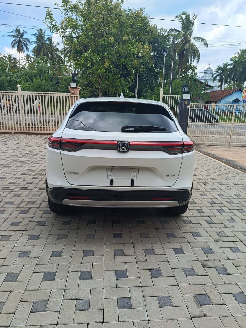 Honda Vezel 2024 - නැවත සකස් කල SUV රථය sale in Sri Lanka - patpat.lk