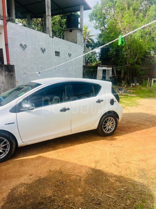 Toyota Aqua 2013 - பயன்படுத்தப்பட்டது கார் sale in Sri Lanka - patpat.lk