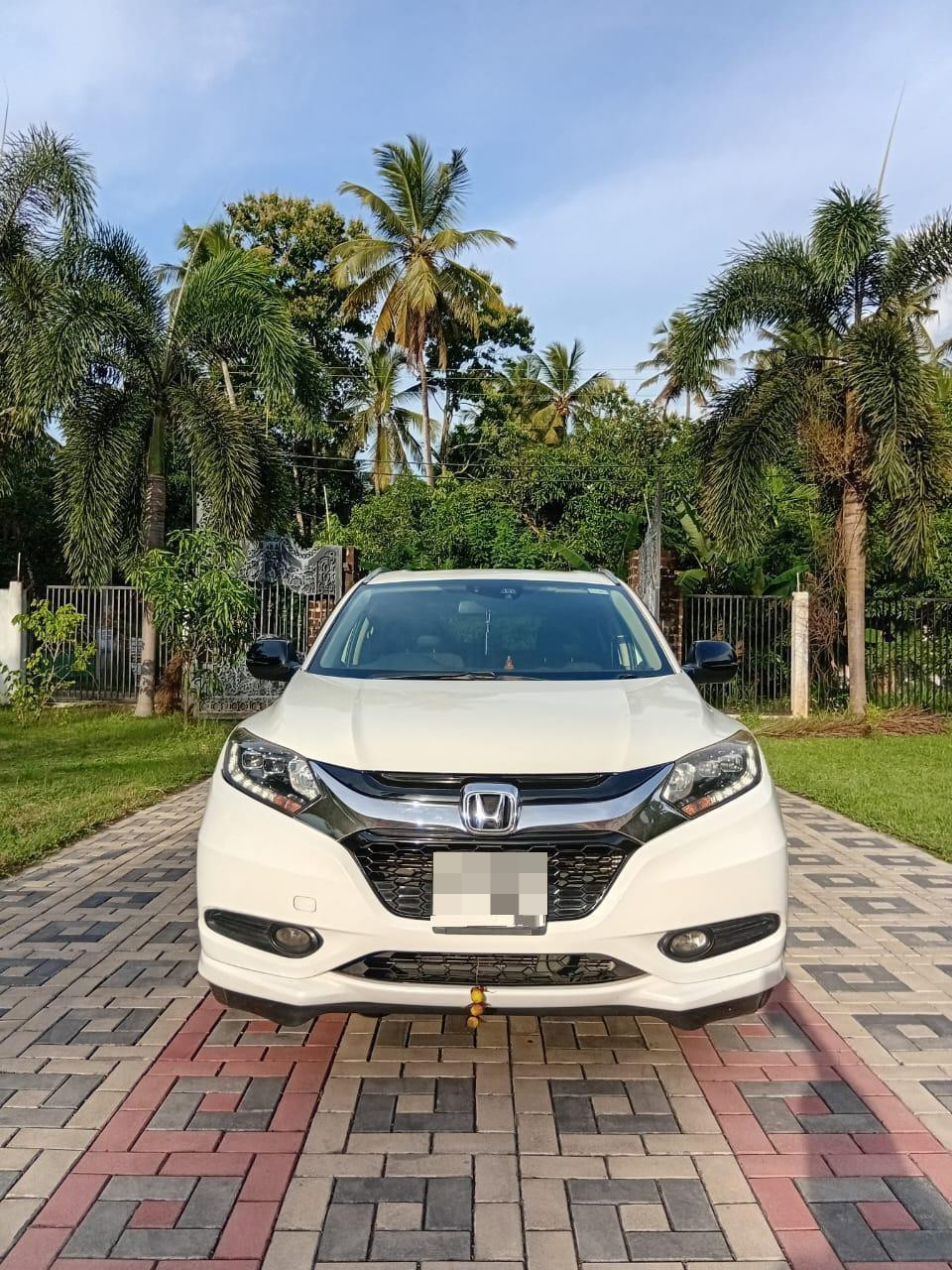 Honda Vezel 2014 - Used SUV sale in Sri Lanka - patpat.lk