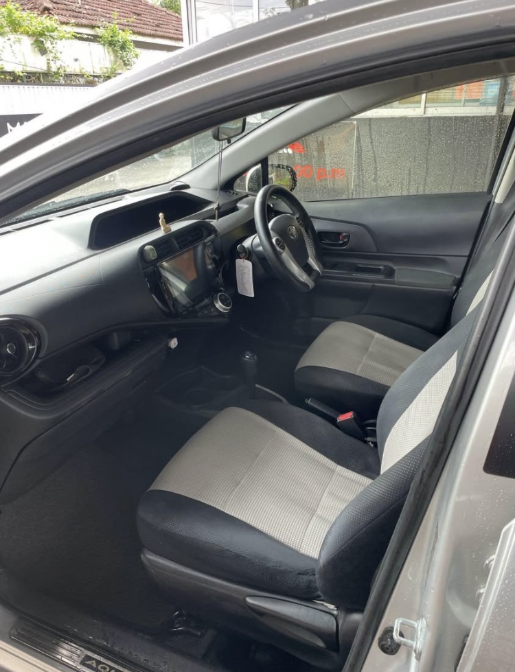 Toyota Aqua 2014 - பயன்படுத்தப்பட்டது கார் sale in Sri Lanka - patpat.lk