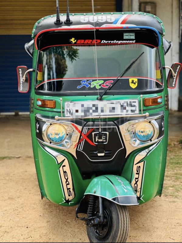 Bajaj 4 stroke 2016 - பயன்படுத்தப்பட்டது முச்சக்கர வண்டி sale in Sri Lanka - patpat.lk
