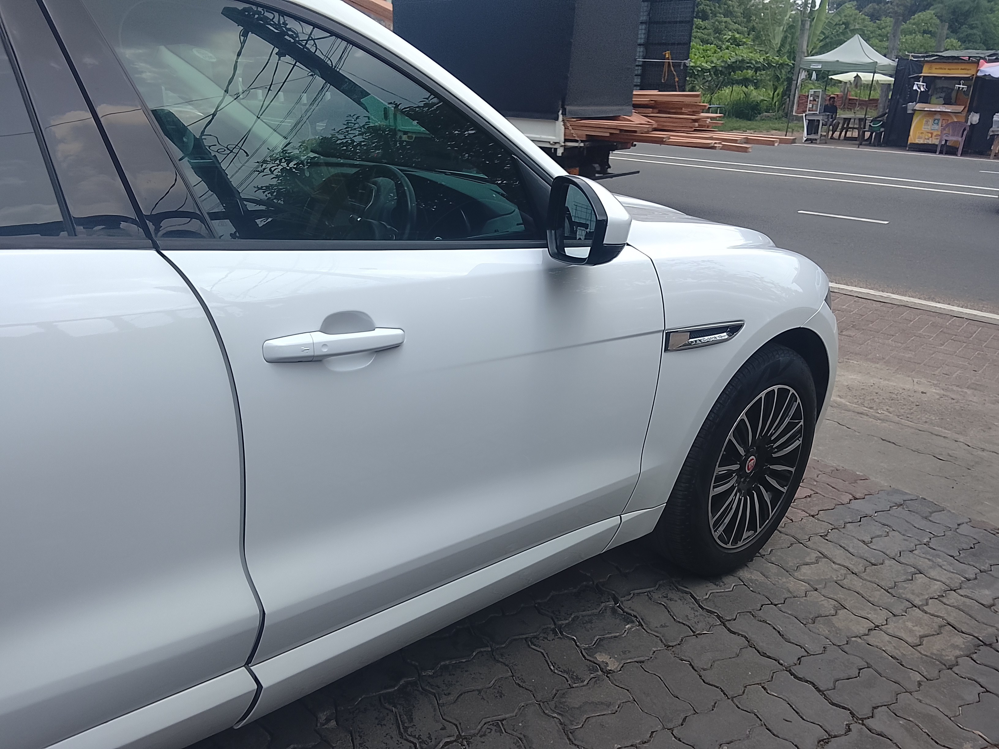 Jaguar F Pace 2016 - பயன்படுத்தப்பட்டது SUV sale in Sri Lanka - patpat.lk