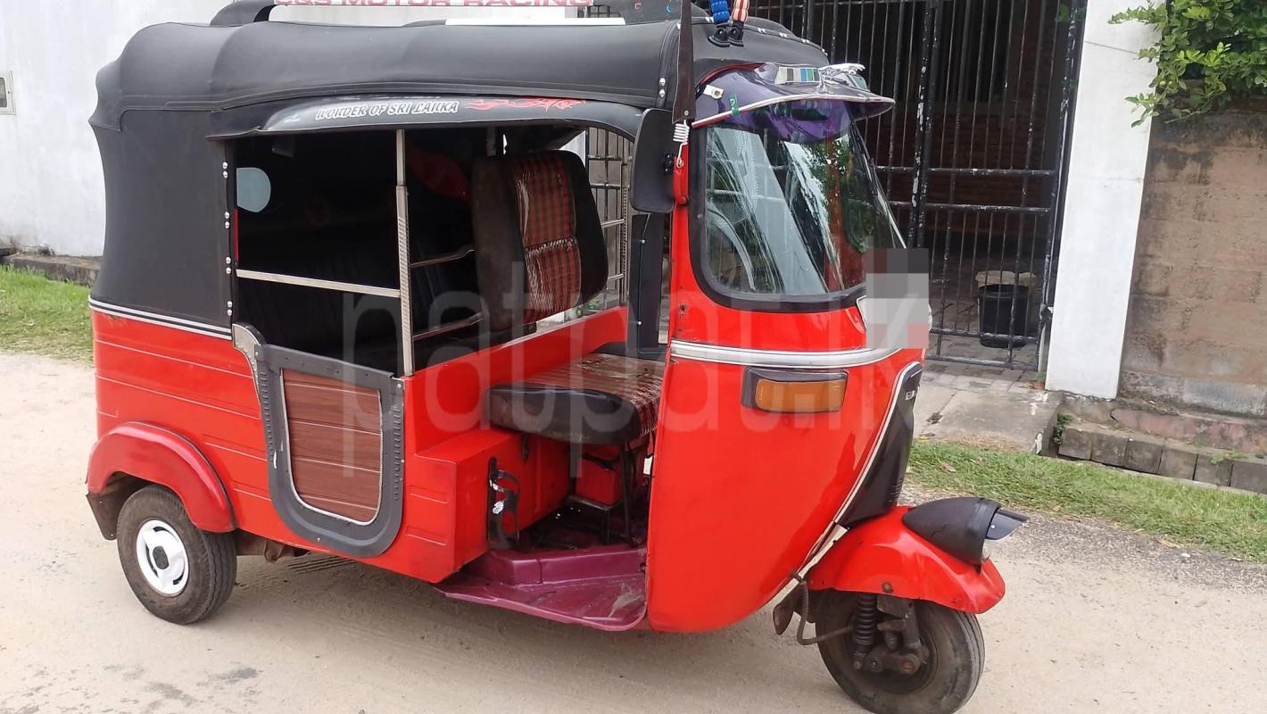 Bajaj Three Wheel 2003 - பயன்படுத்தப்பட்டது முச்சக்கர வண்டி sale in Sri Lanka - patpat.lk