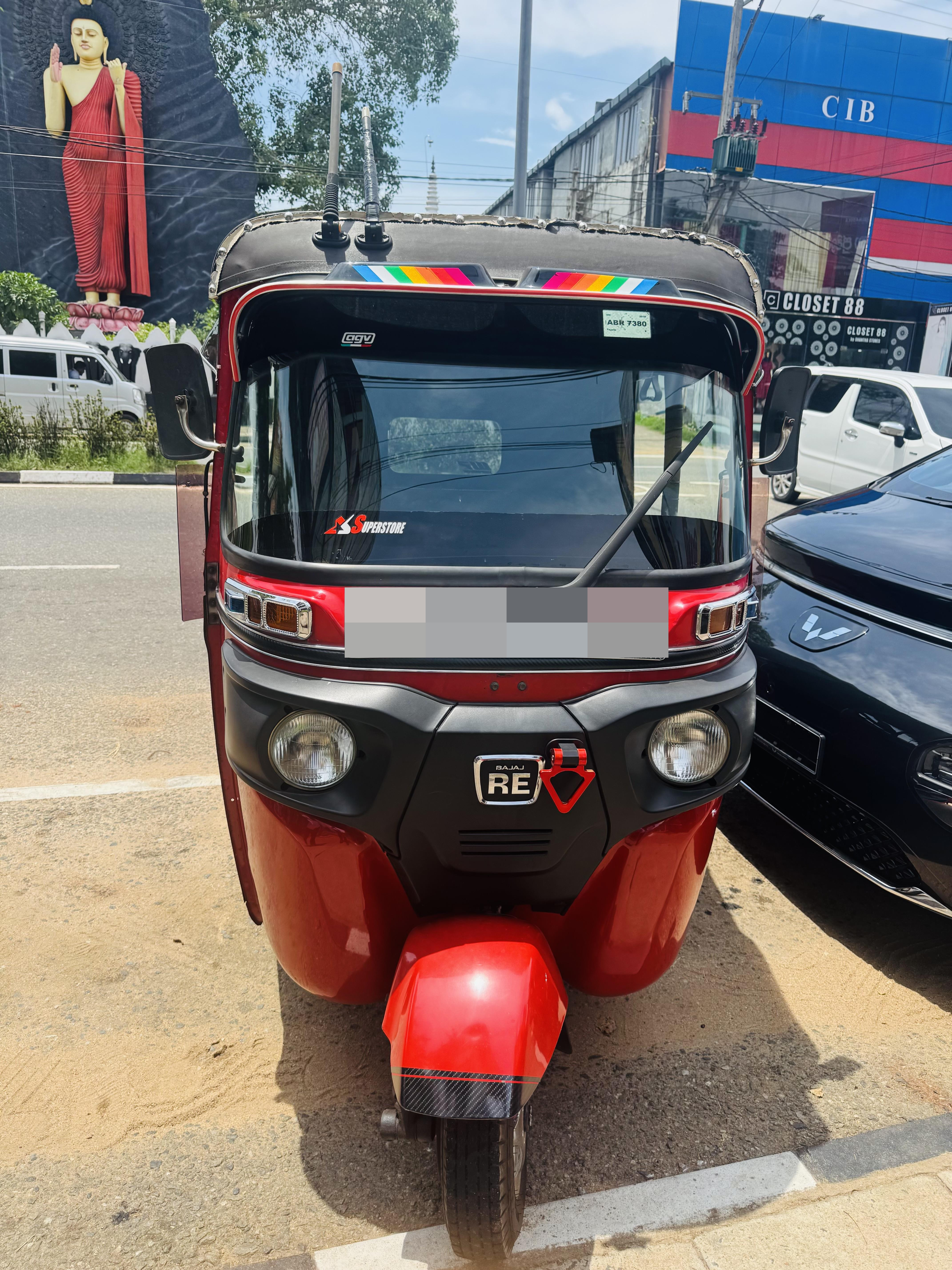 Bajaj Three Wheel 2018 - பயன்படுத்தப்பட்டது முச்சக்கர வண்டி sale in Sri Lanka - patpat.lk