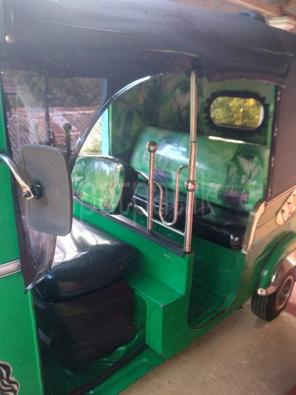 Bajaj Three Wheel 2015 - பயன்படுத்தப்பட்டது முச்சக்கர வண்டி sale in Sri Lanka - patpat.lk