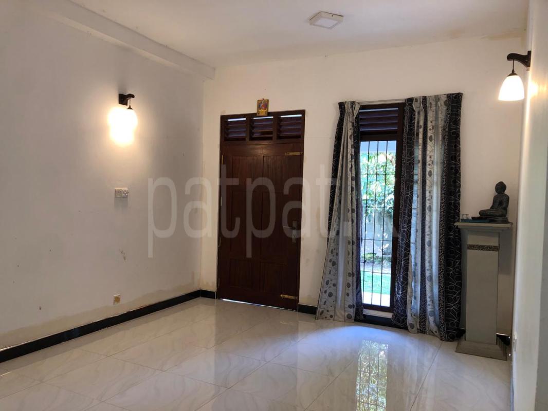House for Sale in Minuwangoda ads-image-1