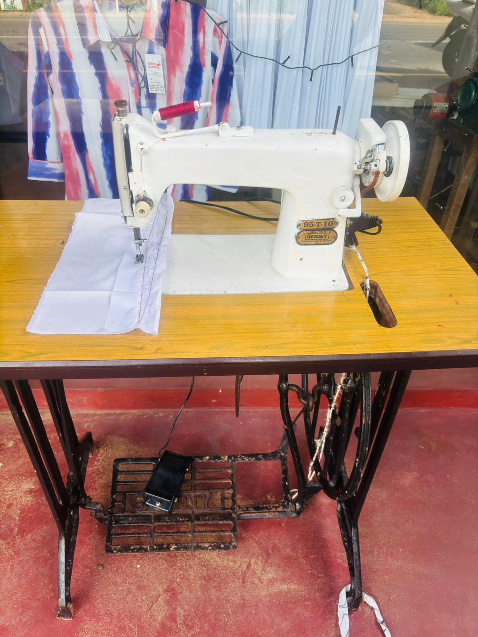Gemini Sewing Tailor Machine