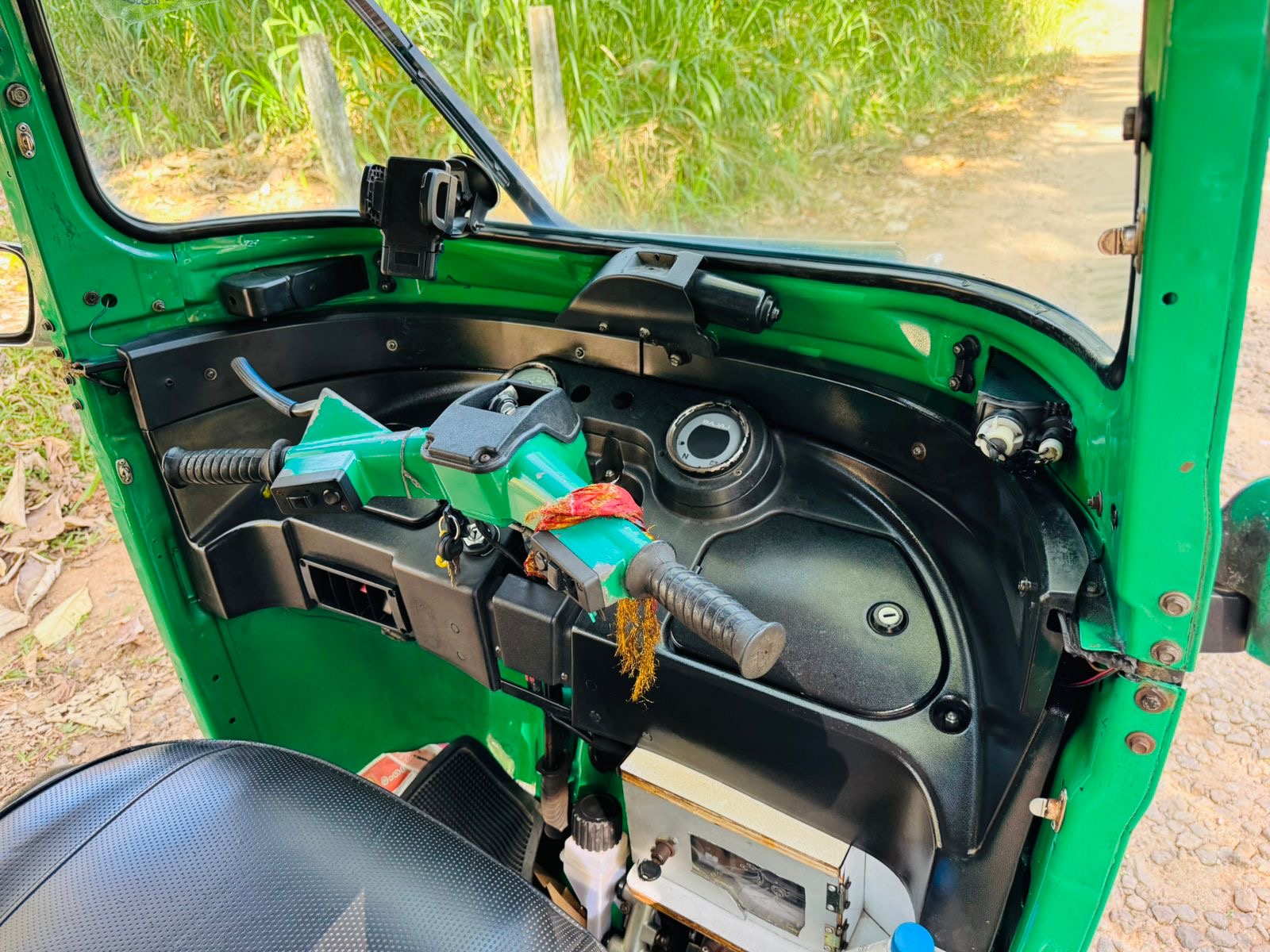 Bajaj Three Wheel 2014 - භාවිතා කරන ලද ත්‍රිරෝද රථය sale in Sri Lanka - patpat.lk