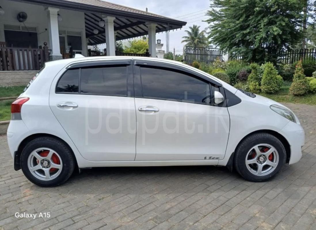 Toyota Vitz 2005 - பயன்படுத்தப்பட்டது கார் sale in Sri Lanka - patpat.lk