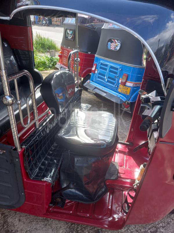 Bajaj Three Wheel 2014 - பயன்படுத்தப்பட்டது முச்சக்கர வண்டி sale in Sri Lanka - patpat.lk