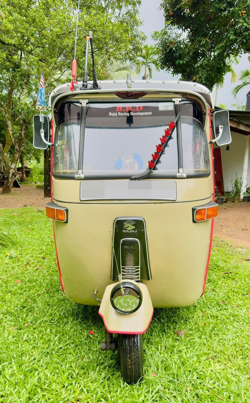 Bajaj Three Wheel 2006 - பயன்படுத்தப்பட்டது முச்சக்கர வண்டி sale in Sri Lanka - patpat.lk