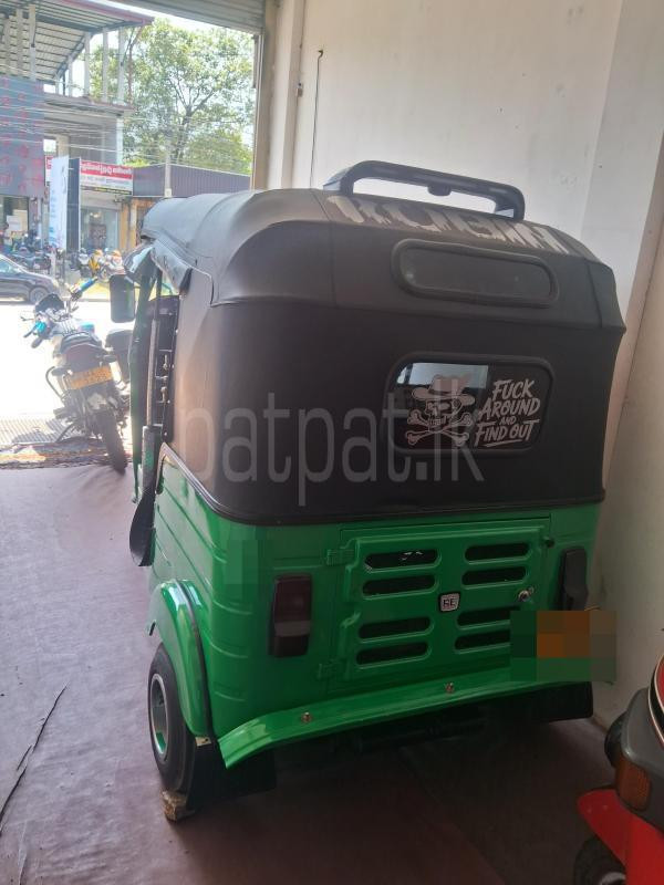 Bajaj 4 stroke 2014 - பயன்படுத்தப்பட்டது முச்சக்கர வண்டி sale in Sri Lanka - patpat.lk