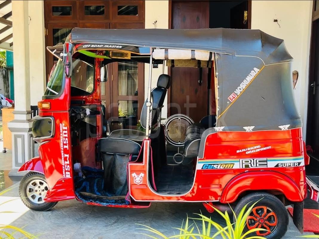 Bajaj Three Wheel 2015 - பயன்படுத்தப்பட்டது முச்சக்கர வண்டி sale in Sri Lanka - patpat.lk