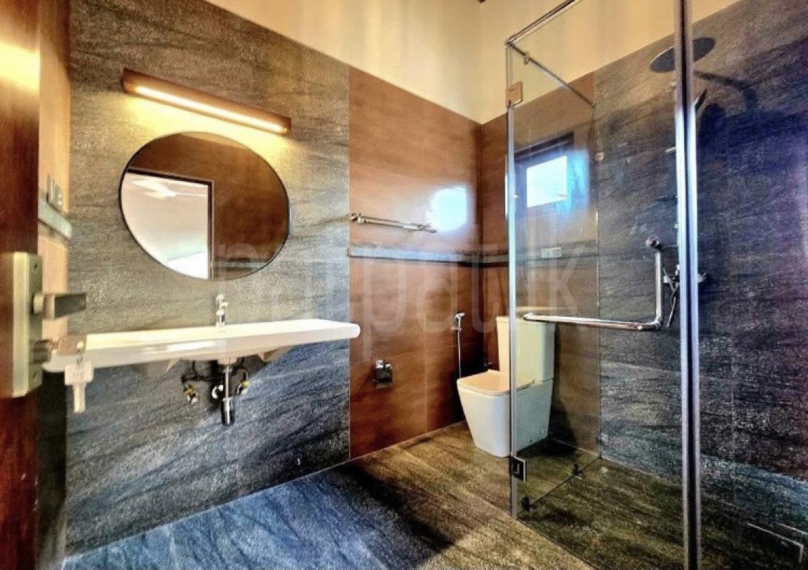 House for Sale in Talawatugoda