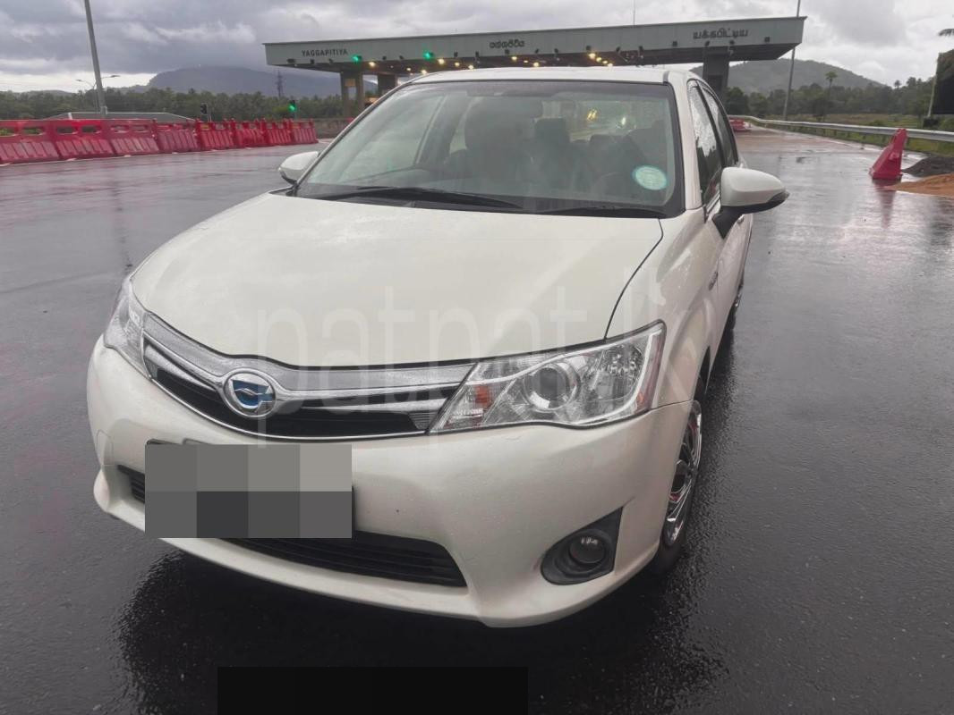 Toyota Axio 2015 - பயன்படுத்தப்பட்டது கார் sale in Sri Lanka - patpat.lk