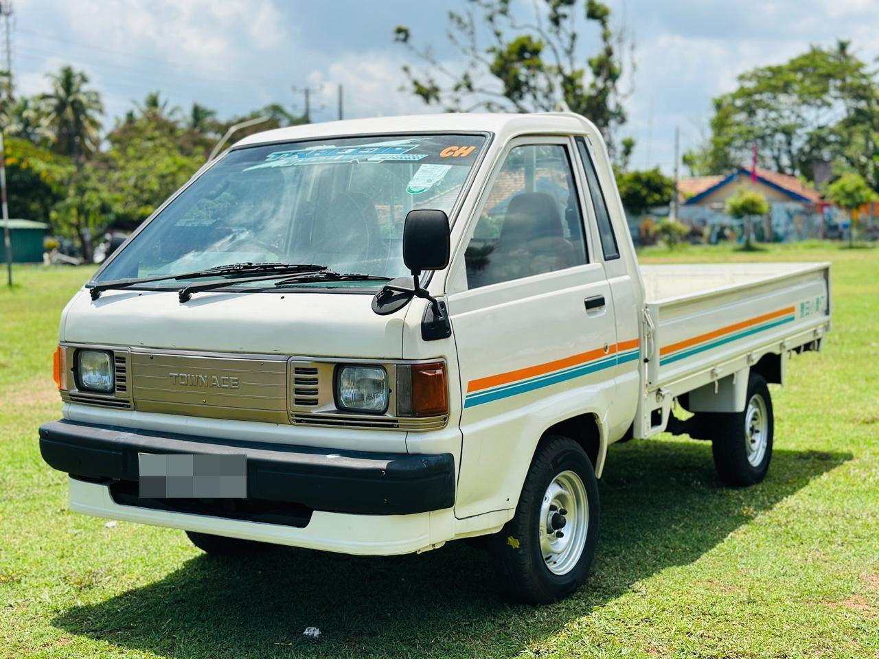 Toyota LiteAce 1993 - பயன்படுத்தப்பட்டது டிரக் sale in Sri Lanka - patpat.lk