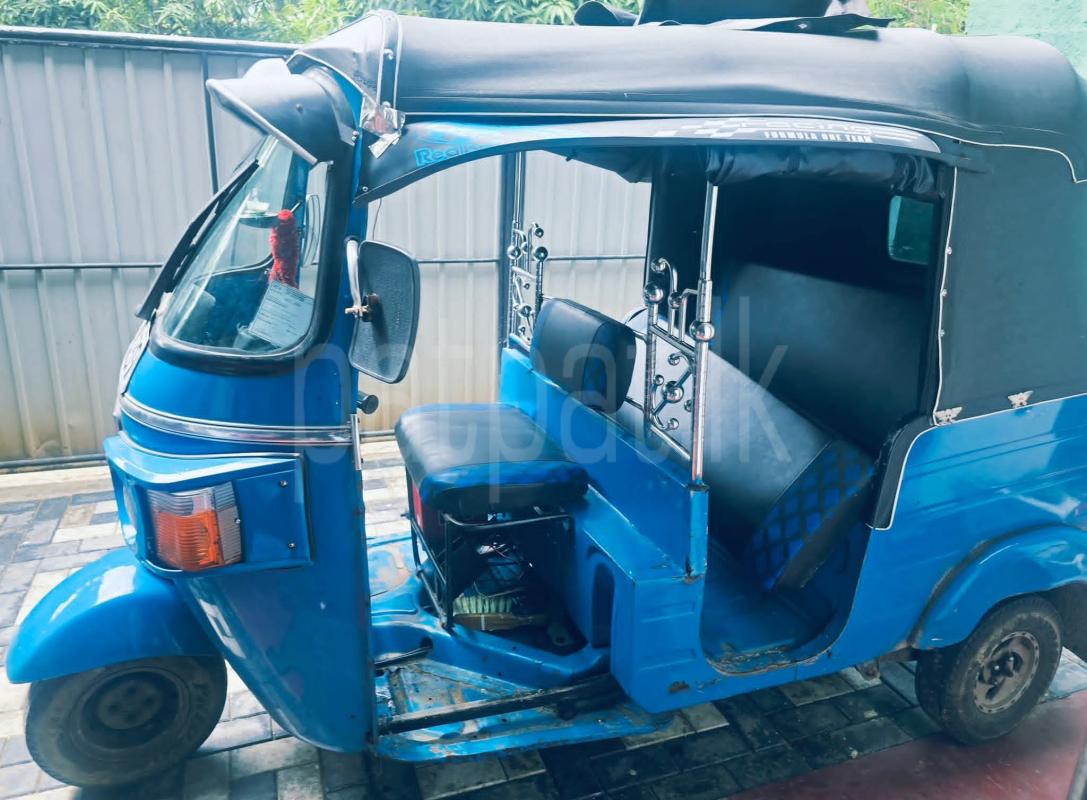 Bajaj Three Wheel 2011 - பயன்படுத்தப்பட்டது முச்சக்கர வண்டி sale in Sri Lanka - patpat.lk