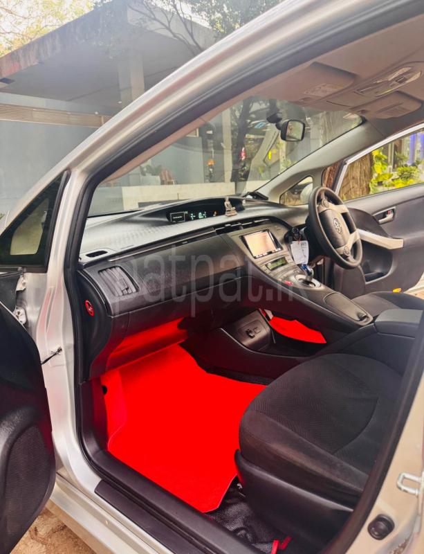 Toyota Prius 2013 - பயன்படுத்தப்பட்டது கார் sale in Sri Lanka - patpat.lk