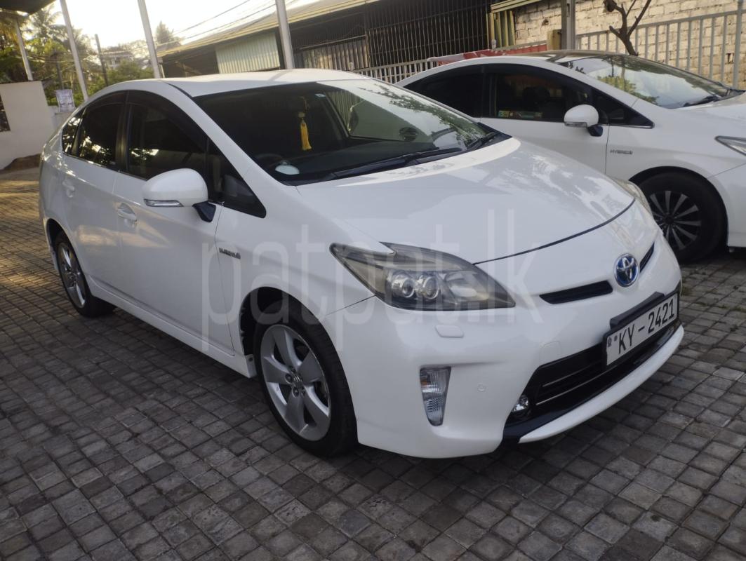 Toyota Prius 2014 - Used Car sale in Sri Lanka - patpat.lk