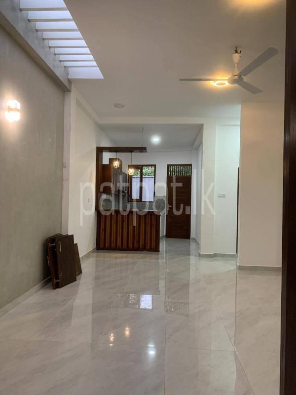 House for Sale in Athurugiriya