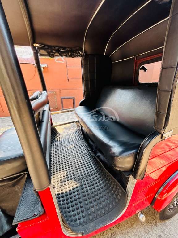 Bajaj Three Wheel 2015 - பயன்படுத்தப்பட்டது முச்சக்கர வண்டி sale in Sri Lanka - patpat.lk