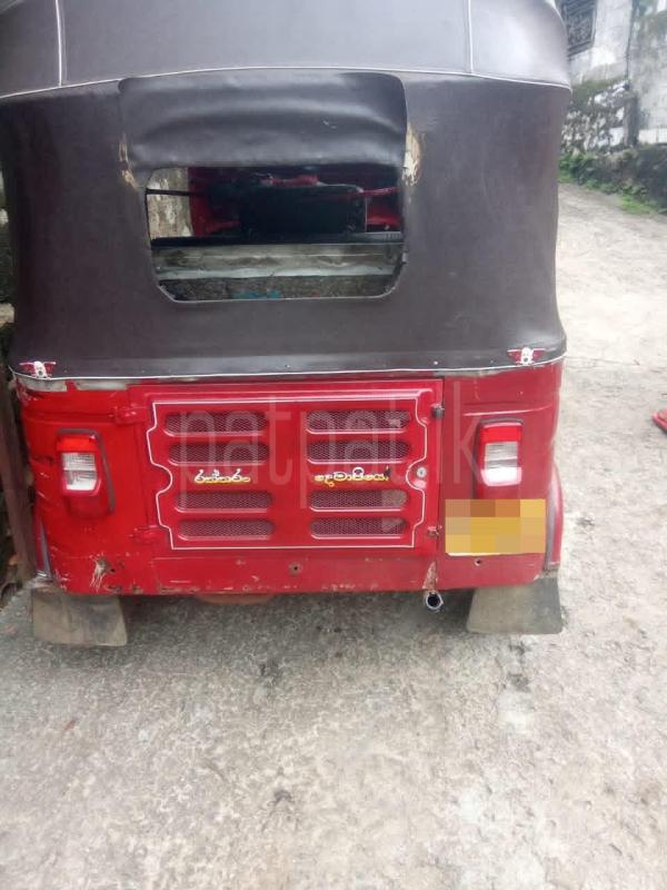 Bajaj Three Wheel 2000 - பயன்படுத்தப்பட்டது முச்சக்கர வண்டி sale in Sri Lanka - patpat.lk