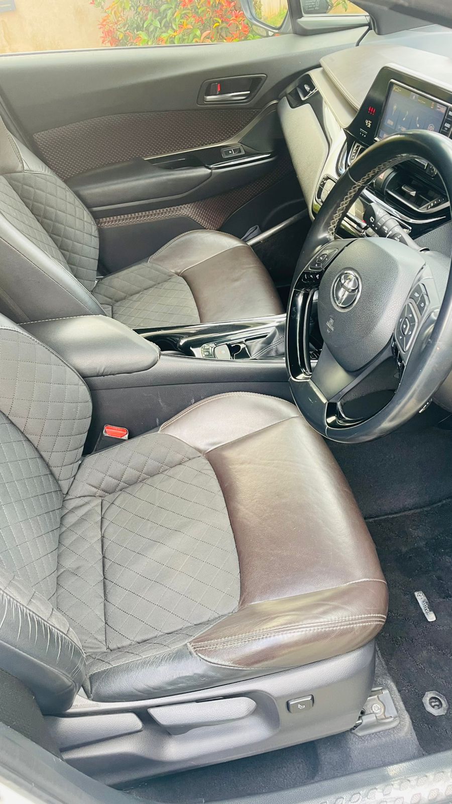 Toyota CHR 2018 - பயன்படுத்தப்பட்டது SUV sale in Sri Lanka - patpat.lk