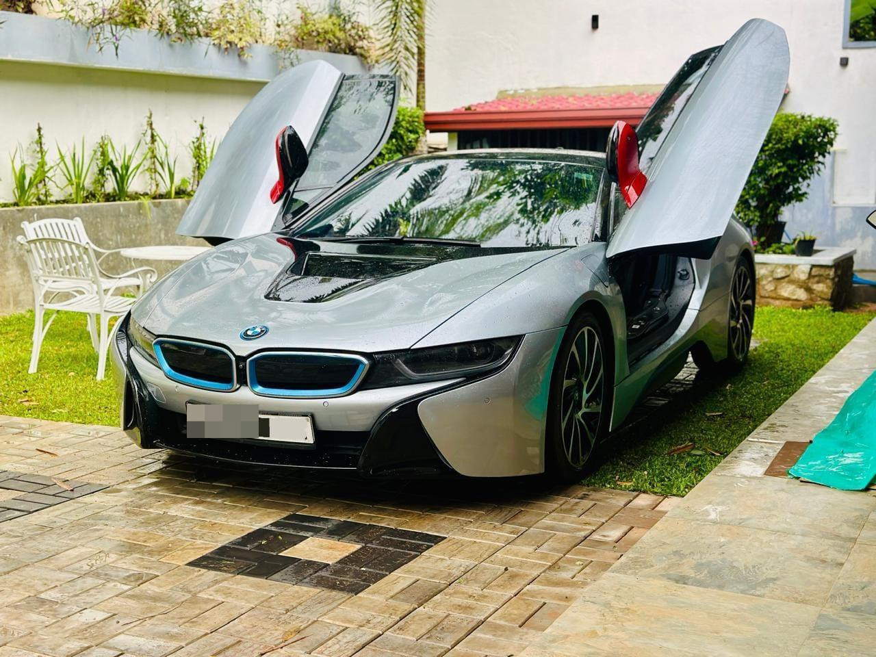 BMW i8 2016 - Used Car sale in Sri Lanka - patpat.lk
