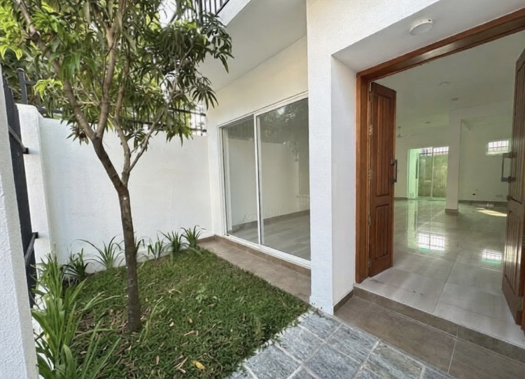 House for Sale in Thalapathpitiya