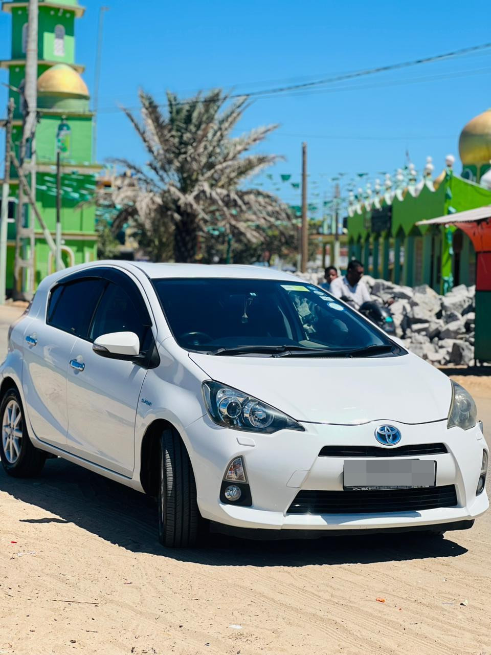 Toyota Aqua 2013 ads-image-1