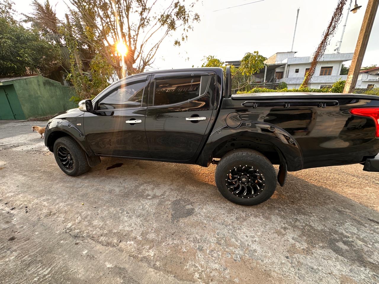 Mitsubishi L200 2016 - பயன்படுத்தப்பட்டது SUV sale in Sri Lanka - patpat.lk