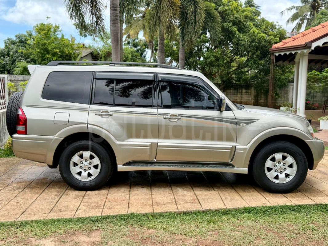 Mitsubishi Montero 2006 - பயன்படுத்தப்பட்டது SUV sale in Sri Lanka - patpat.lk