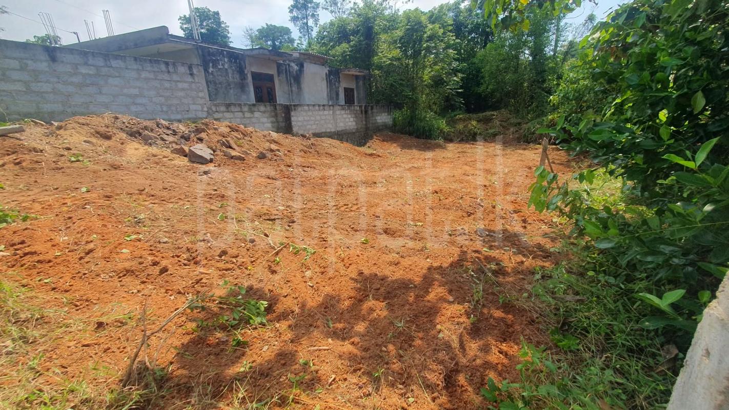 Residential Land for Sale in Kahathuduwa ads-image-1